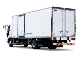 Medium-Duty Sandwich Panel Refrigerated Truck